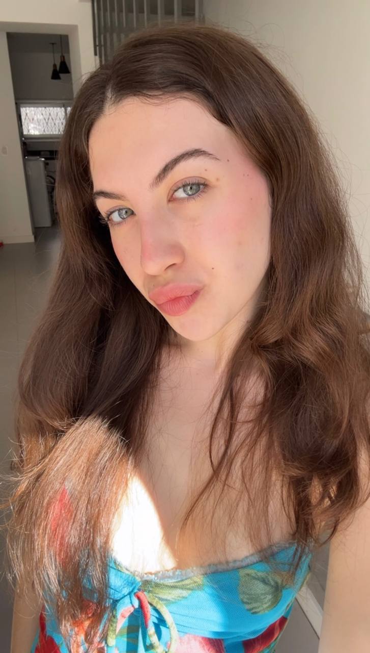 Nude girl Amber in Hefei