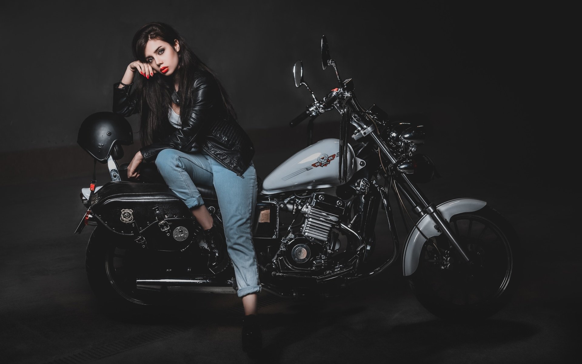 Biker girls: style and drive in Hefei