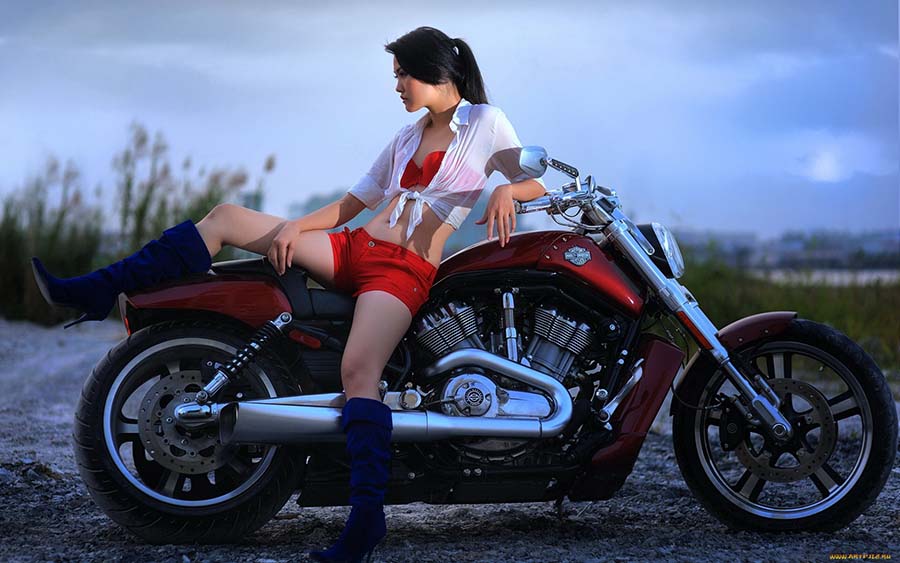 Beautiful girls and motorcycles in Hefei